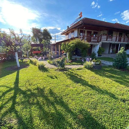 Casa De Vacanta Motata Novaci-Straini Luaran gambar