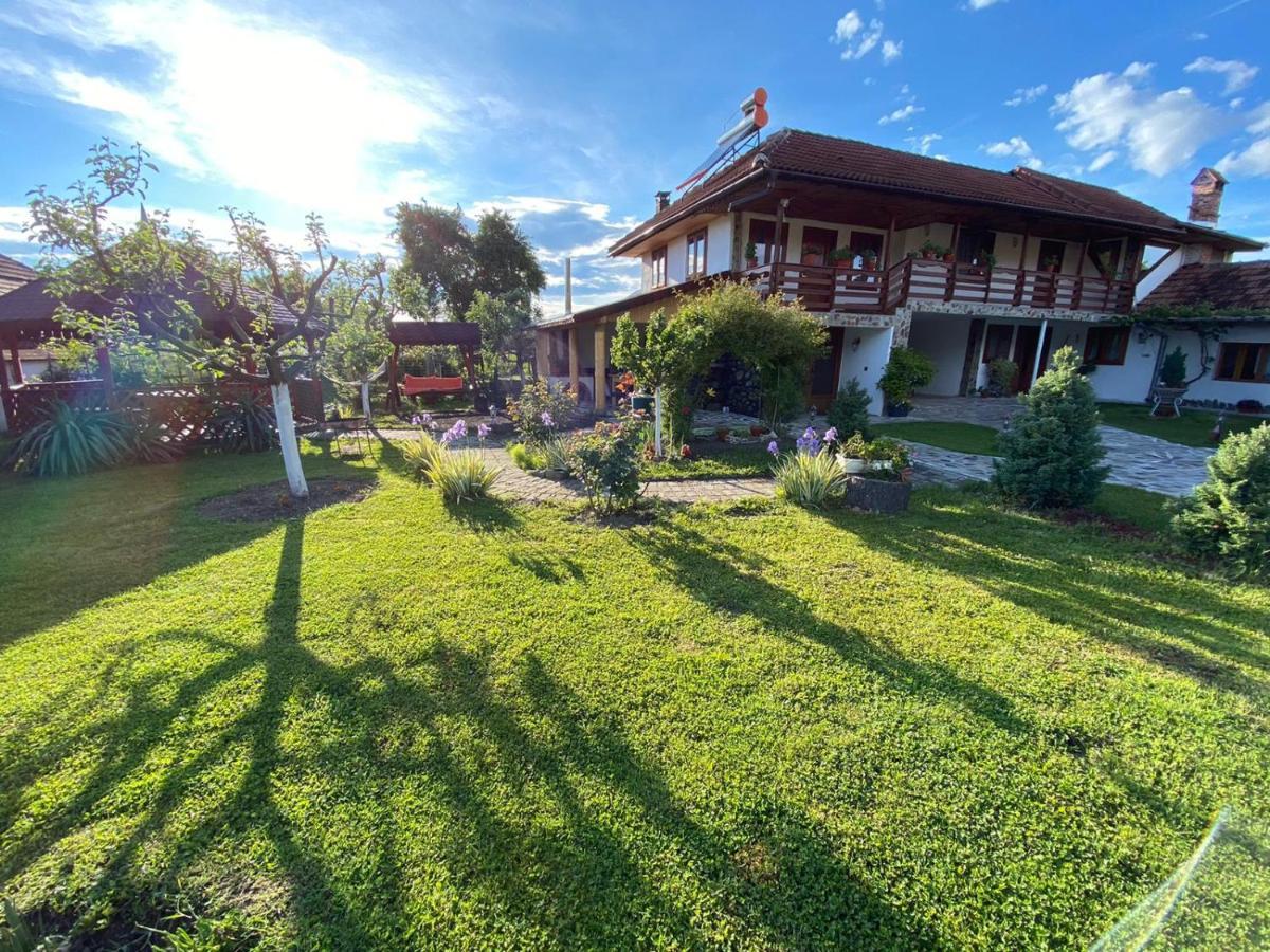 Casa De Vacanta Motata Novaci-Straini Luaran gambar