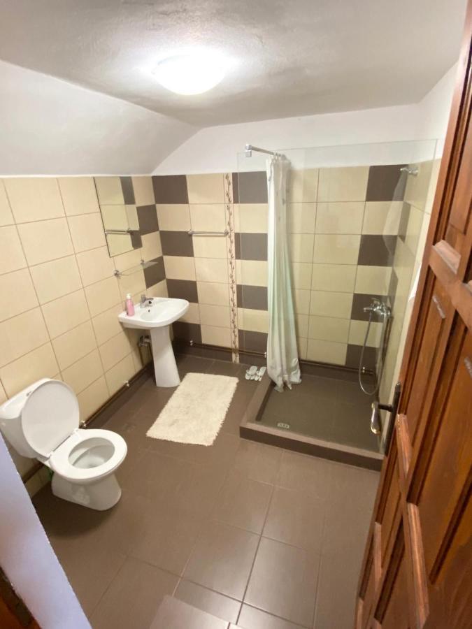 Casa De Vacanta Motata Novaci-Straini Luaran gambar