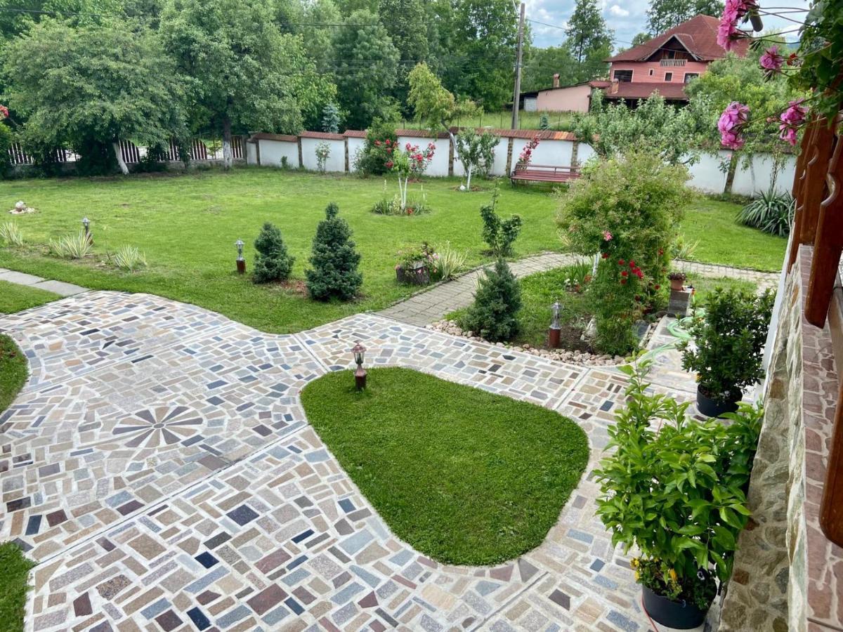 Casa De Vacanta Motata Novaci-Straini Luaran gambar