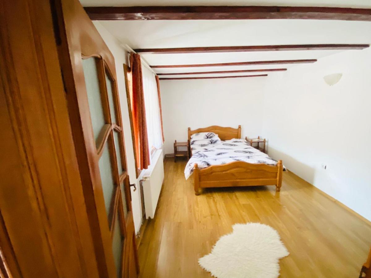 Casa De Vacanta Motata Novaci-Straini Luaran gambar
