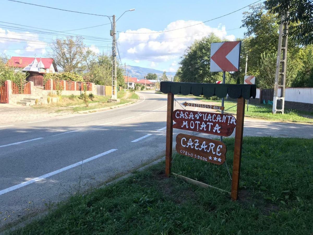 Casa De Vacanta Motata Novaci-Straini Luaran gambar